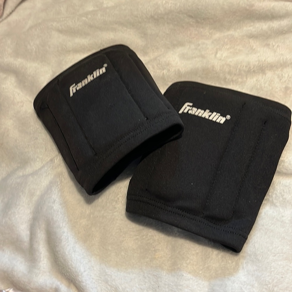 Volleyball pads